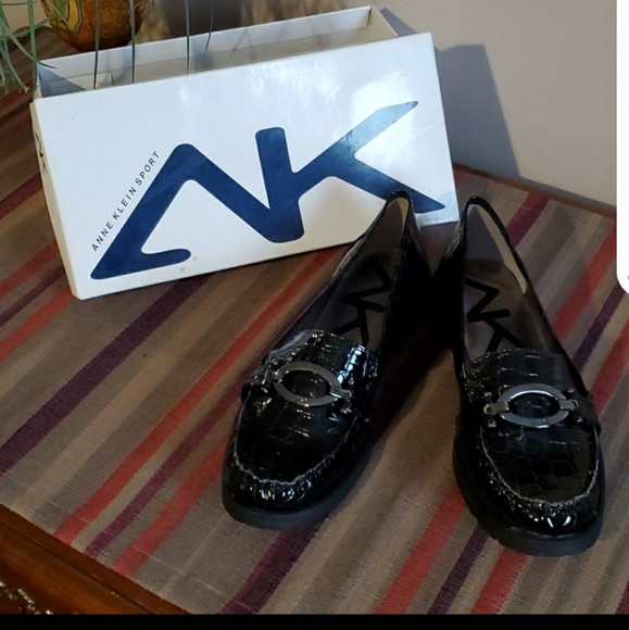 Anne Klein Black Patent  Loafers - Picture 1 of 11